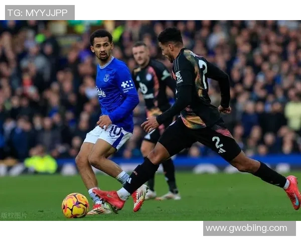 埃弗顿客场不敌伯恩茅斯，降级区压力加大