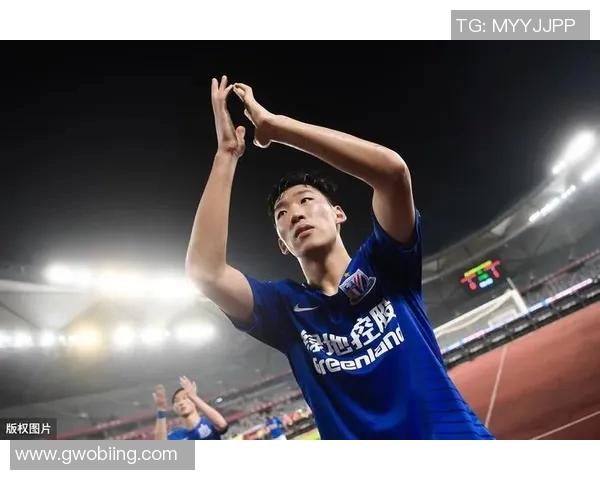 上海申花与成都蓉城的较量中朱辰杰的精彩表现引发热议