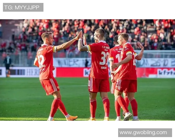 德甲开幕战，赫塔主场2-2战平勒沃库森，双方争夺激烈混战