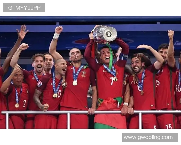 伦敦举办欧洲杯冠军颁奖仪式，点燃足球荣耀之夜